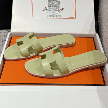 HM 25 Oran Sandal Light Green Calfskin
