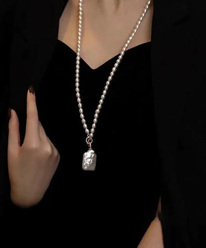 Modern White Alloy Pearl Pendant Necklace