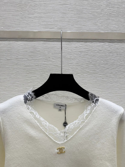 CC 26 Long-sleeved Top With Lace Neckline and Cuffs Wool 652456