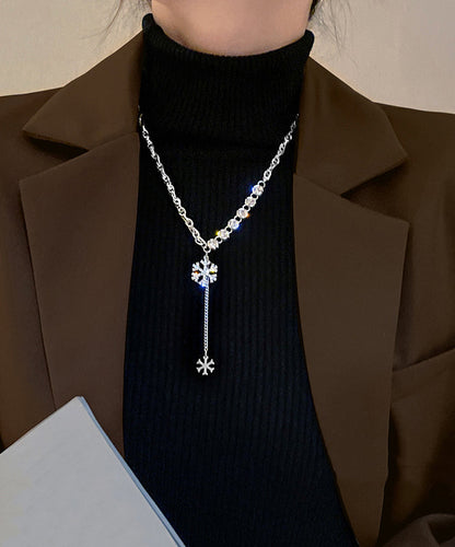 Beautiful Silk Alloy Zircon Snowflake Pendant Necklace