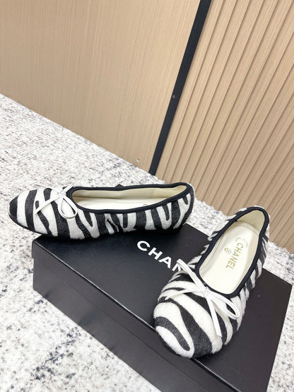 Chanel 26 Tiger Print White Black Ballet Flat in Sheepskin Wool 591376