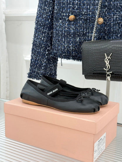 Miu Classic Bow Letter Ballet Flat Black Sheepskin 570999