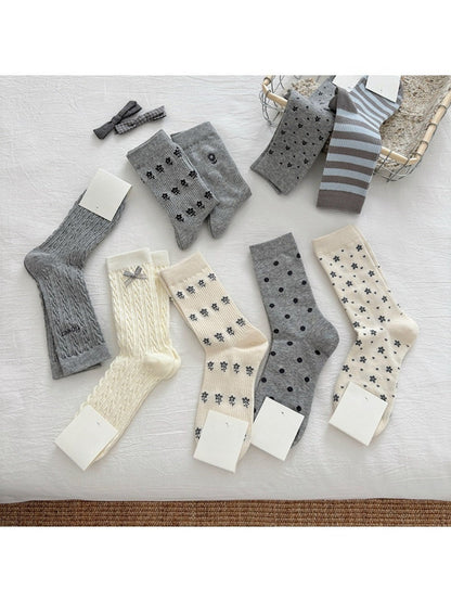 Rufia - Gray Floral Bow Mid-Calf Socks for Women