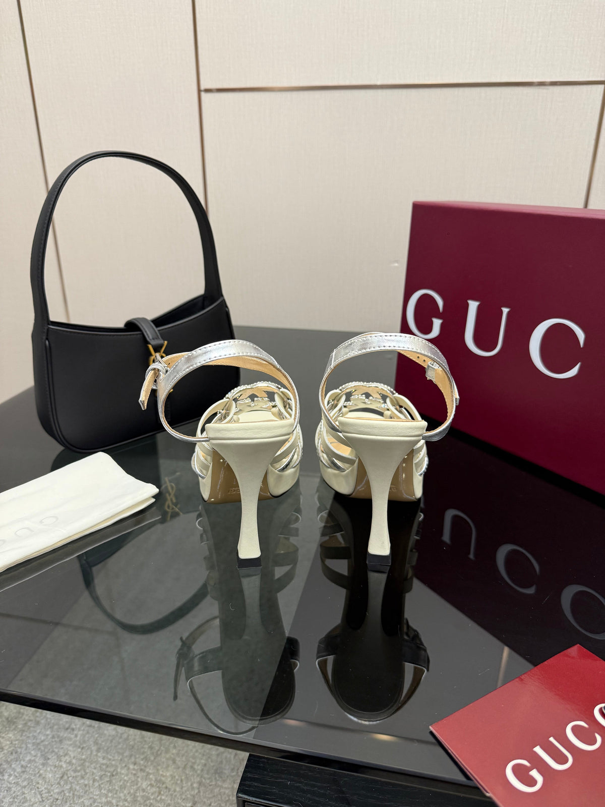 GG Pump 10.5cm With Crystal Interlocking G Ivory Sliver Leather