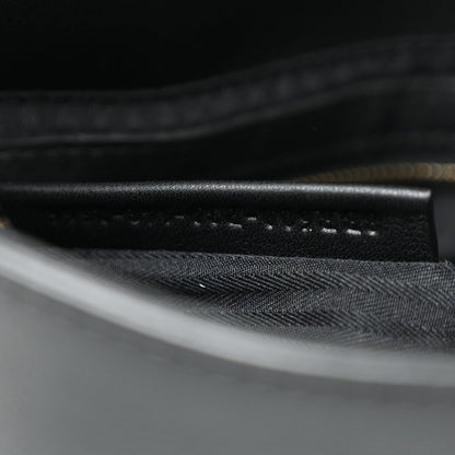 Vitello Flamingo Enamel Baguette Black