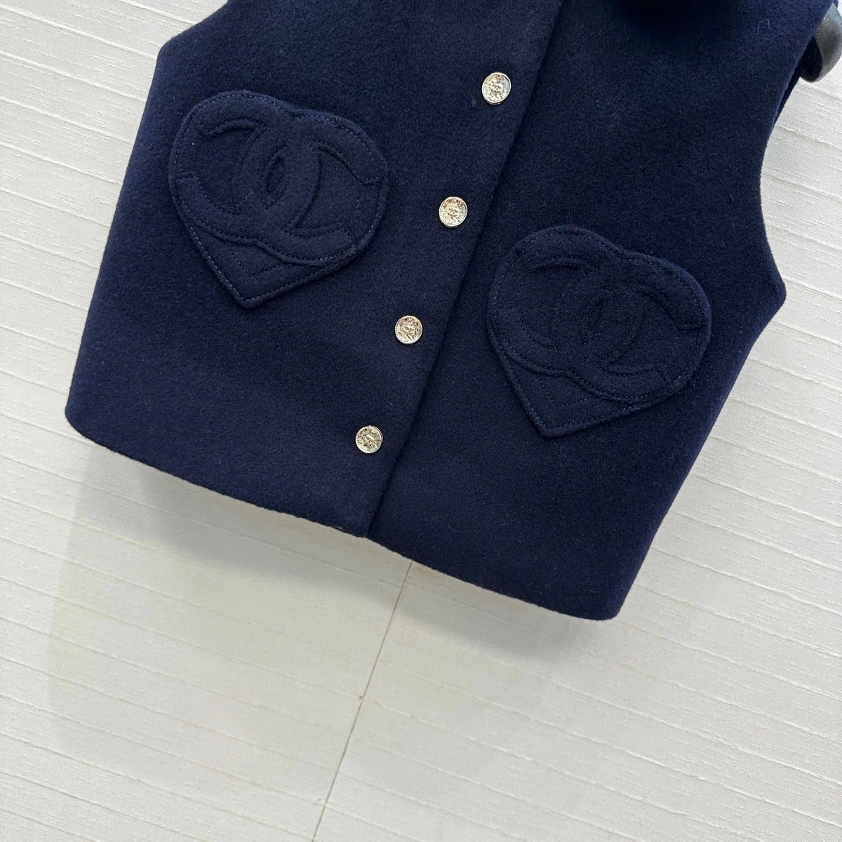 CHANEL 25S KNIT VEST WITH TWO HEART-SHAPED POCKETS 344
