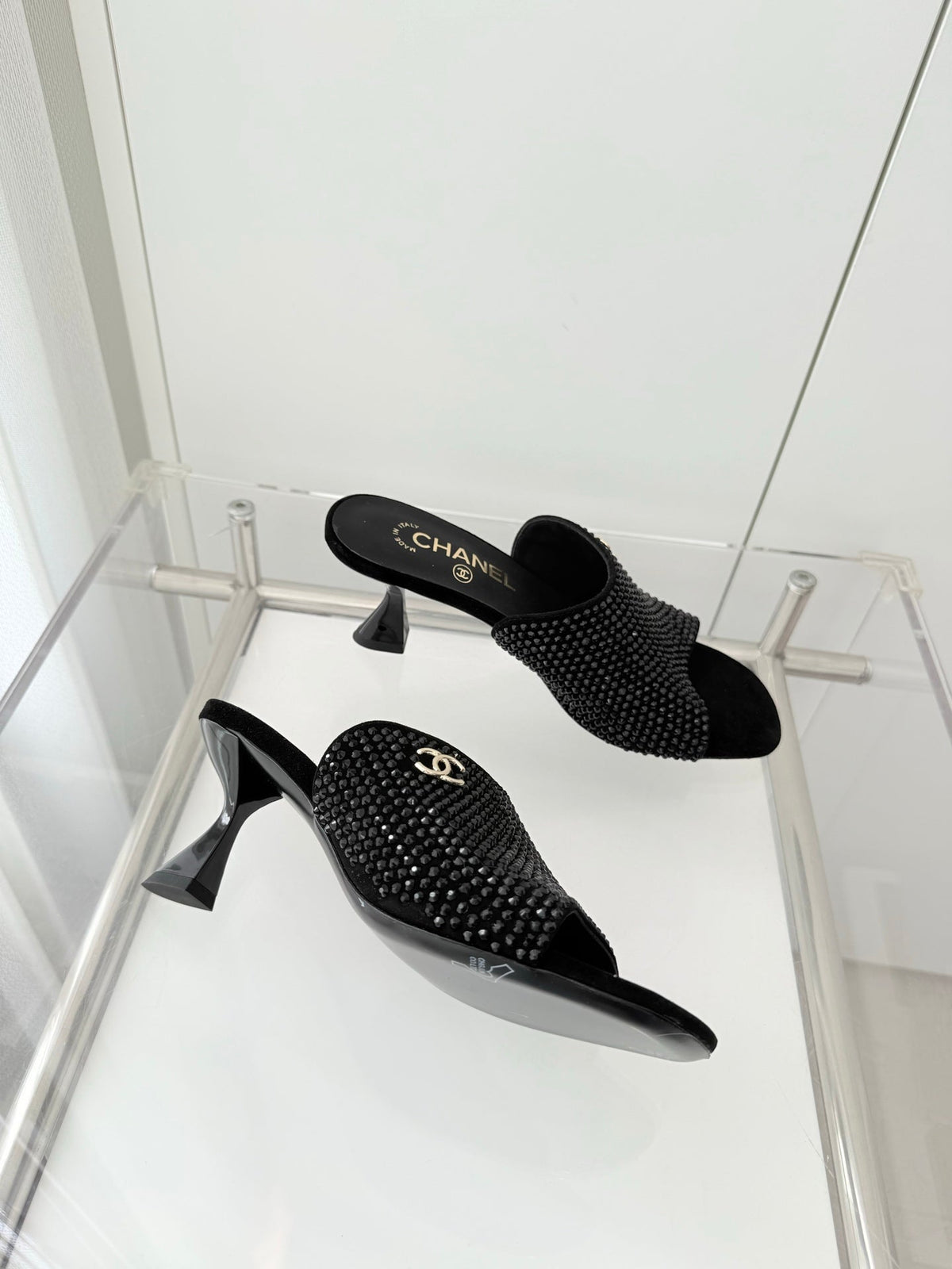 CC 26 Sandal 70 Black Rhinstone Deer Hide 597372
