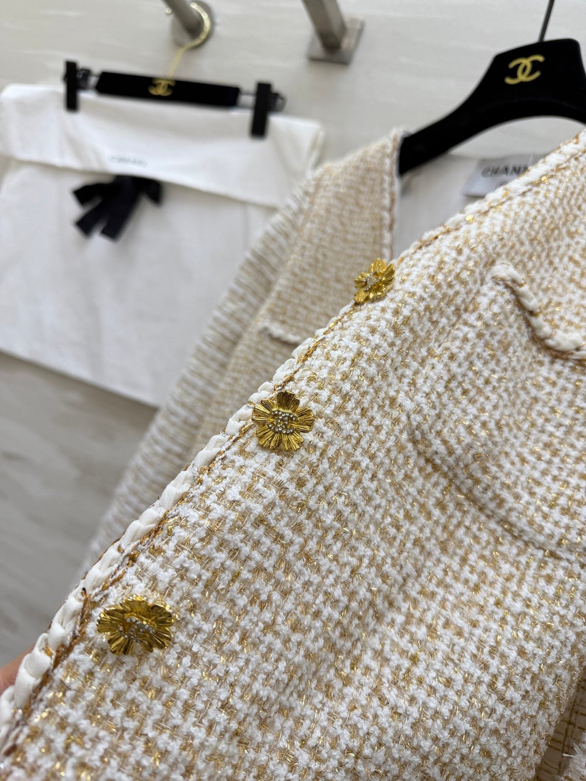 CC 26s Cruise Jacket Beige Tweed Weave & Gold Thread