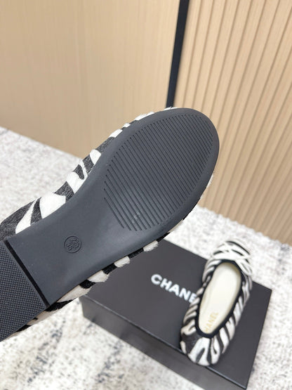 Chanel 26 Tiger Print White Black Ballet Flat in Sheepskin Wool 591376