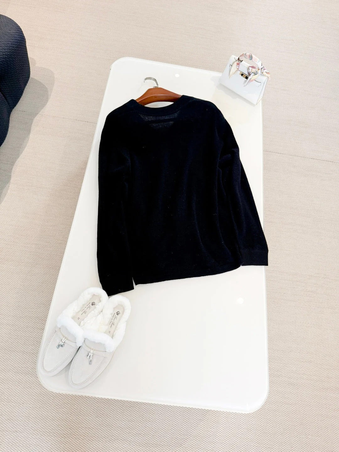 HERMES 25S V-NECK PULLOVER SWEATER 307