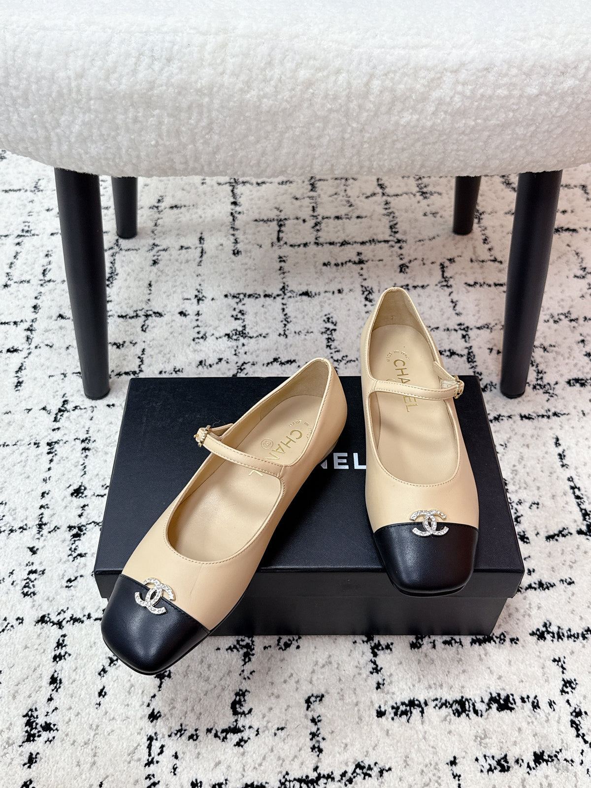 CC 25B MaryJane Shoes Black Beige Sheepskin