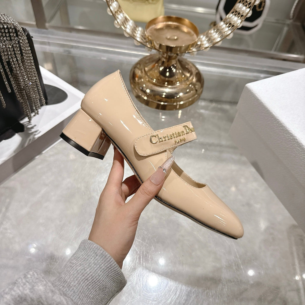 CC 26 Lolita High Heels 40 Beige Patent Leather 592207