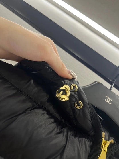 MONCLER 25S JACKET IN BLACK 307609