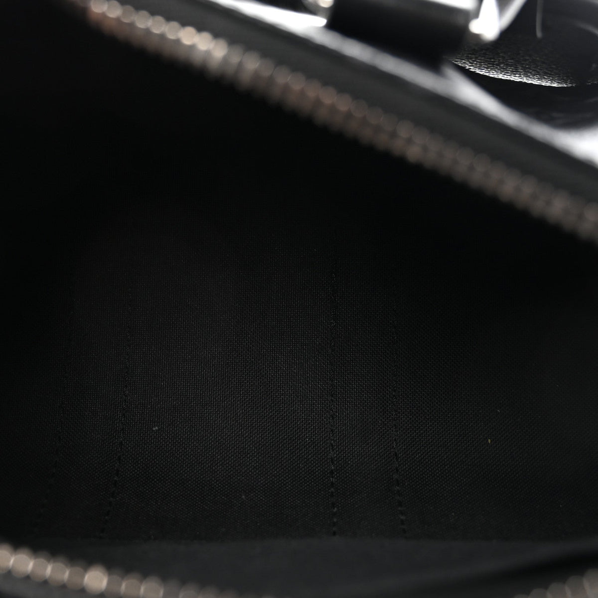 Reverse Monogram Eclipse Keepall Bandouliere 25
