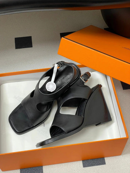 HM 25S KALYA WEDGE SANDAL 100 MM IN BLACK LAMBSKIN