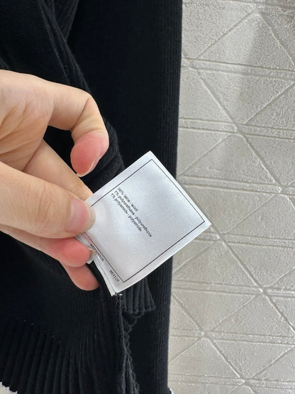 CHANEL WOOL CARDIGAN STYLE 272