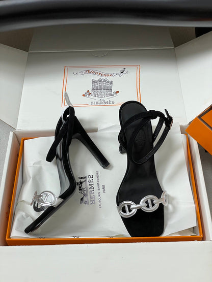 HM Luz Sandals 10.5 Black Sheepskin 593703