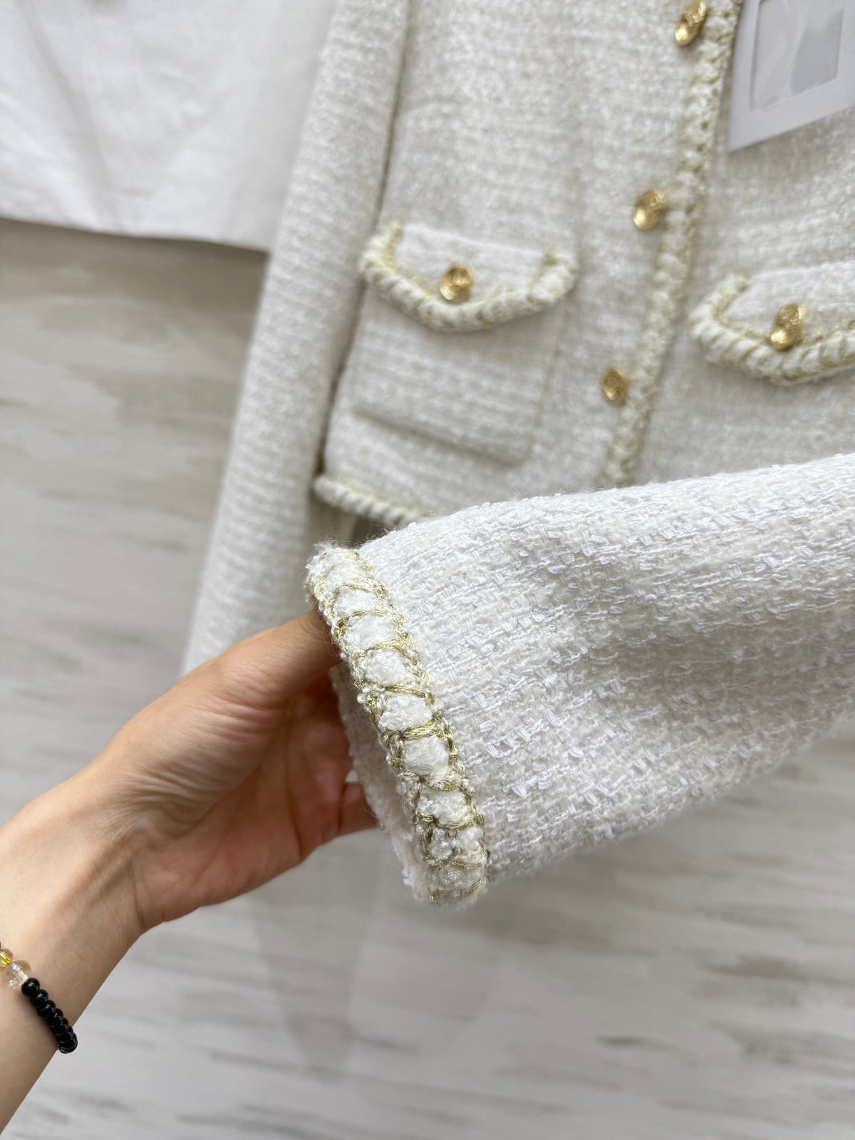 CC 25A Classic Round Neckline Short Jacket White Tweed