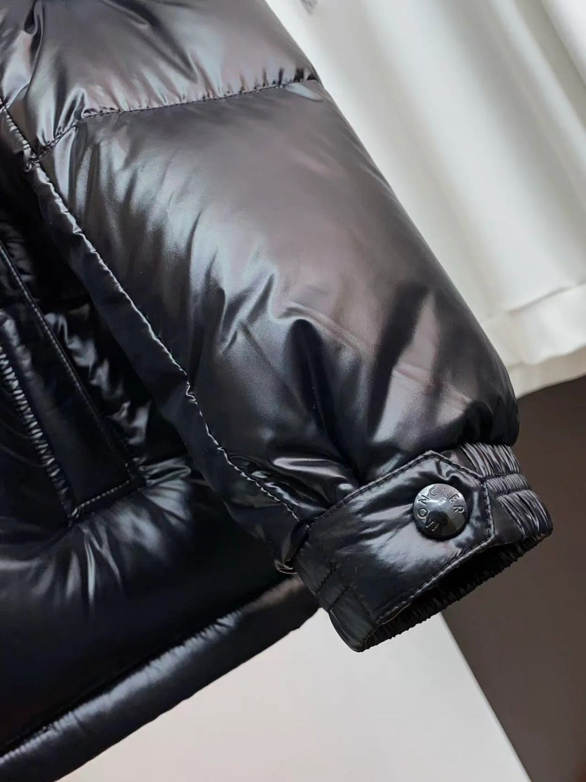 Moncler Montbeliard Hooded Short Down Jacket
