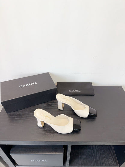 CC 26s Half-Slip Black White Patent Leather 596641