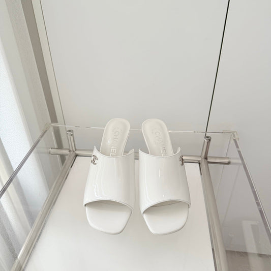 Chanel 26 Sandal 90 White in Lambskin 597365