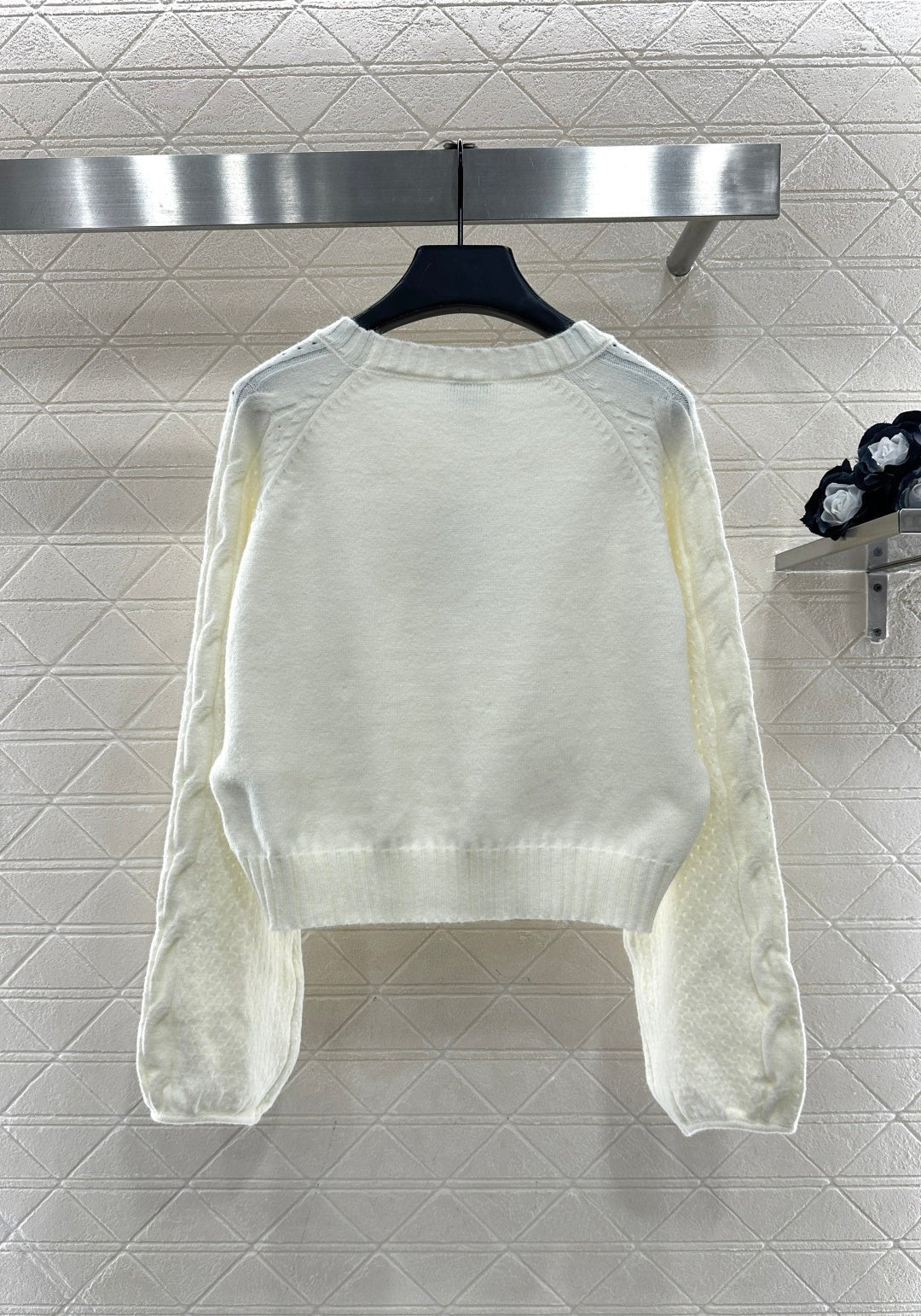 CC 26 Crew Neck Raglan Pullover Sweater White Wool 331351