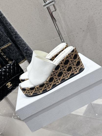 CD Attitude Wedge Sandals White in Cowhide 598182