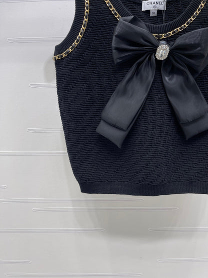 CC 26 Spring/Summer Top Black Wool Yarn 343439