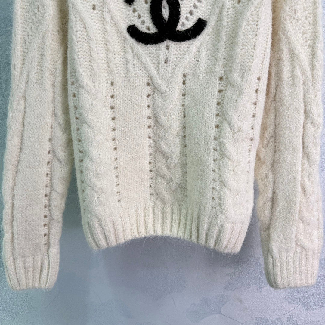 Chanel 25 Sweater Light Gray and Cream Wool 308087