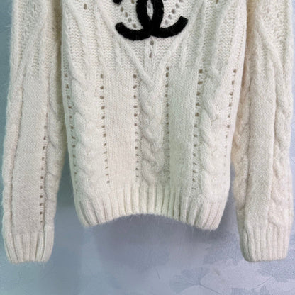 Chanel 25 Sweater Light Gray and Cream Wool 308087