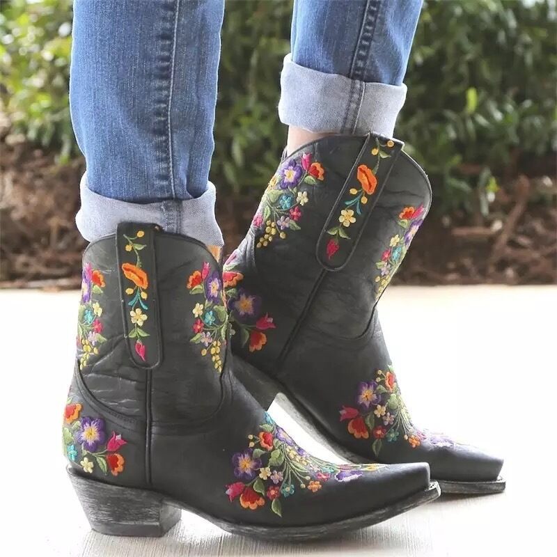 Plus Size Embroidered Pointed Toe Women'S Martin Boots