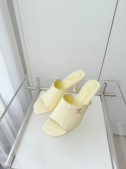 Chanel 26 Sandal 90 Lemon Yellow in Patent Leather 597368