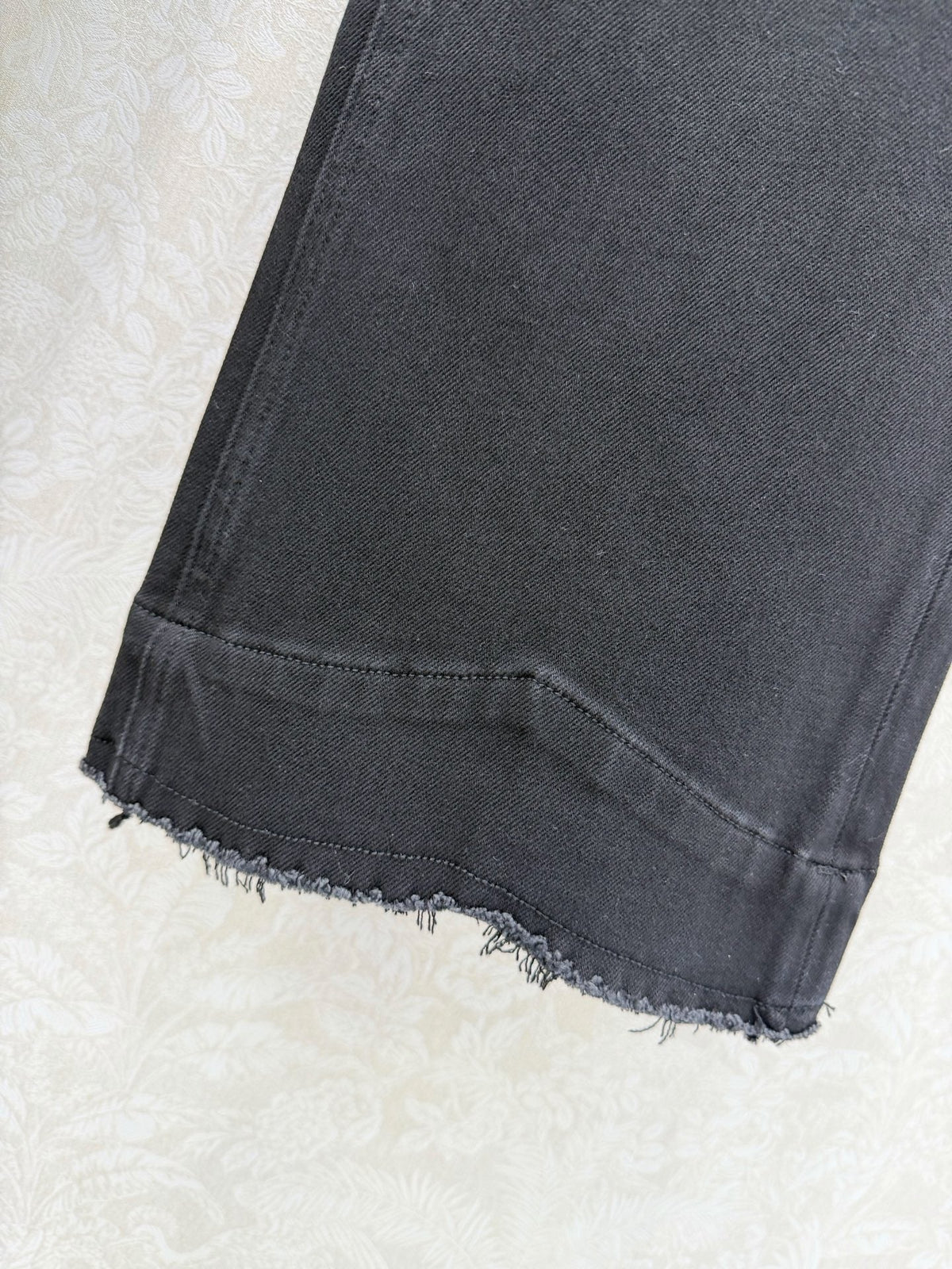 CC 26s Frayed Straight Leg Jeans Black Cotton 352015