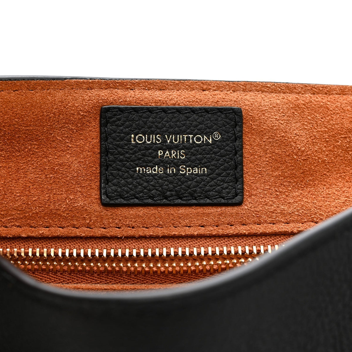 Grained Calfskin Low Key Messenger Black