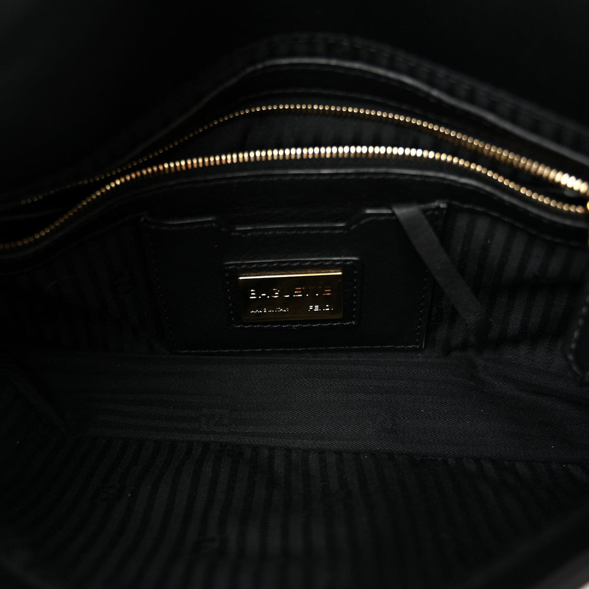 Vitello Flamingo Enamel Baguette Black