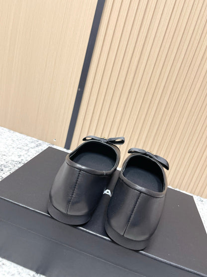 Chanel Interlocking CC Logo Black Ballet Flat in Lambskin 591388