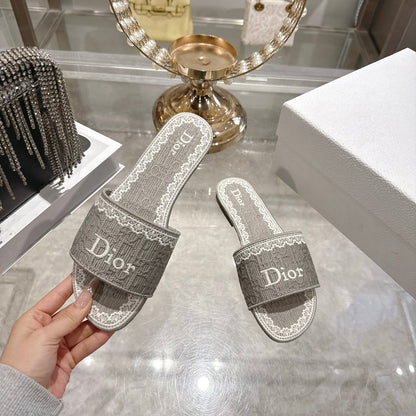 CC 26 Embroidered Sandals Gray White Canvas 592243