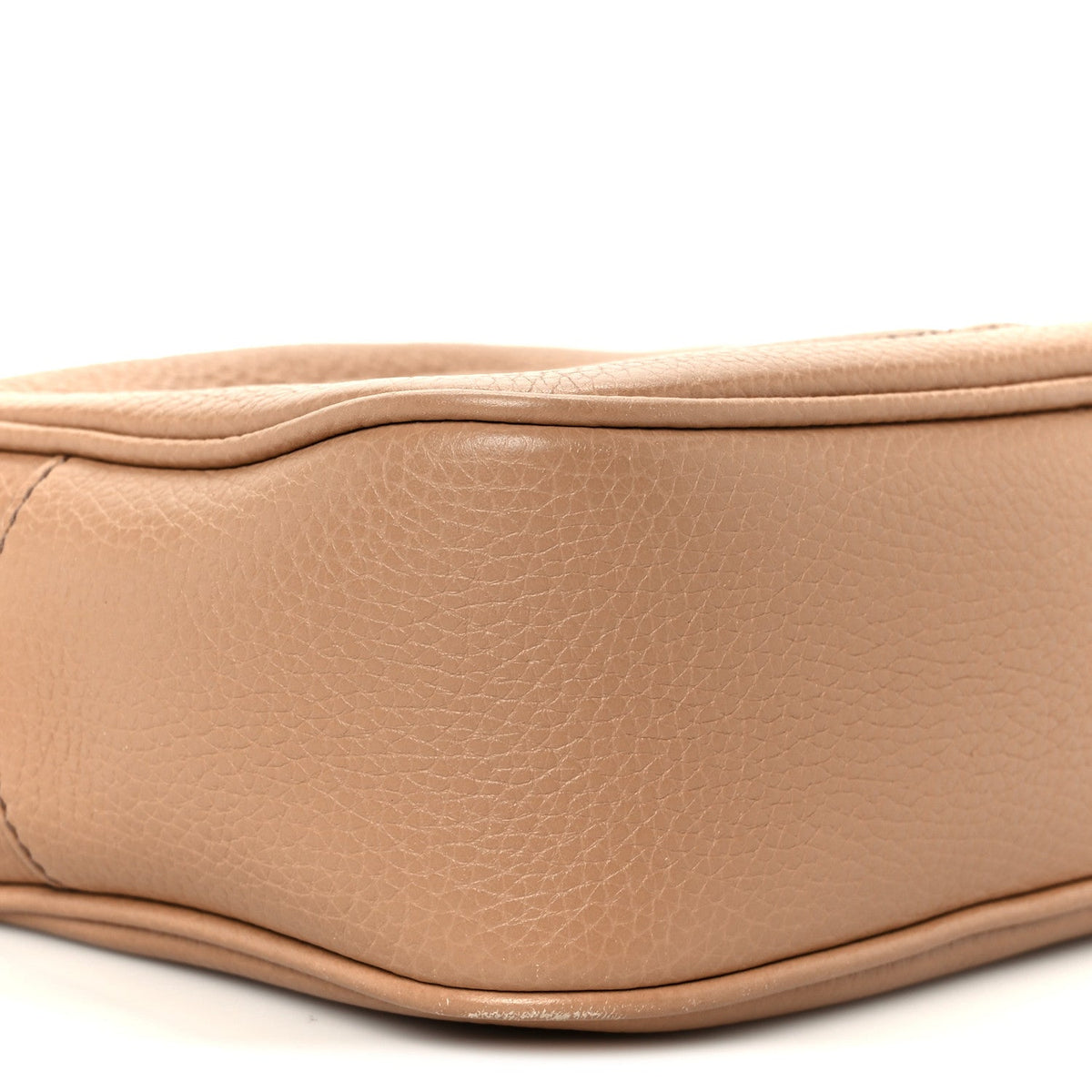 Pebbled Calfskin Small Soho Disco Bag Camelia