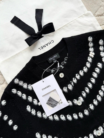 Chanel 25P Cardigan Black Mix White Cashmere 237301