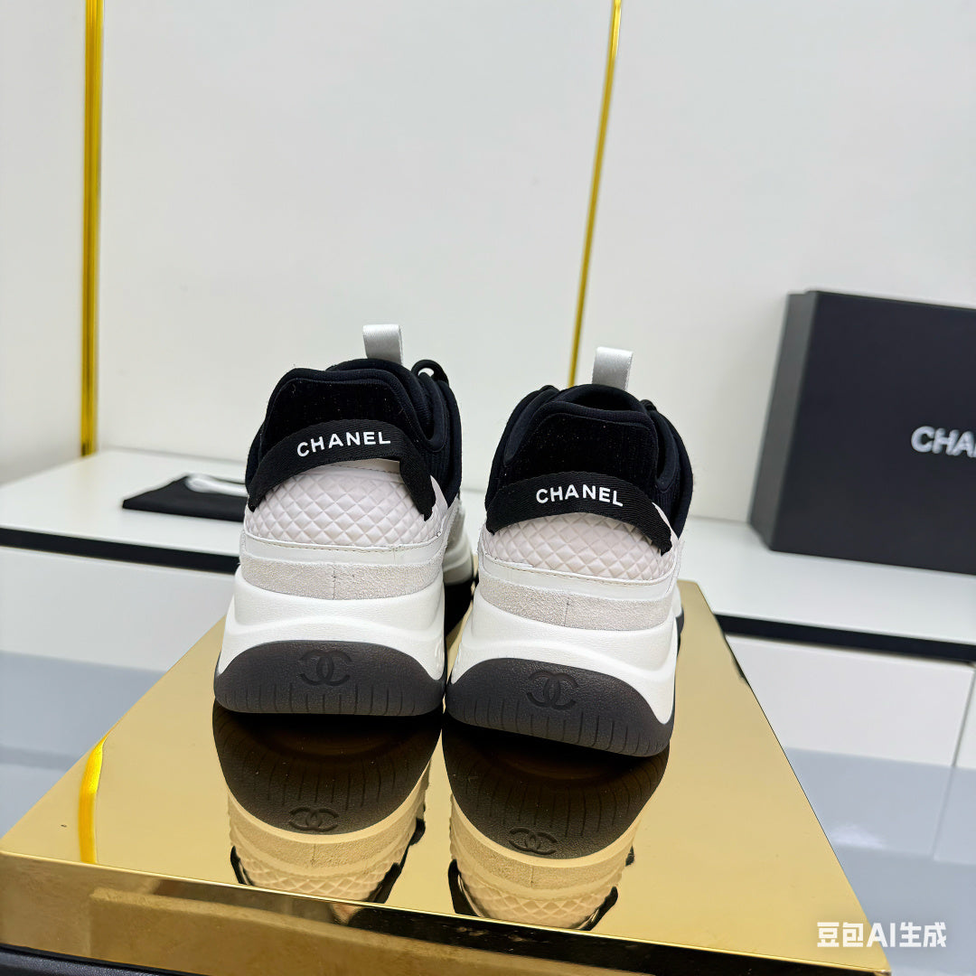 CC 25 Boutiques Sneaker Black White Light Grey Suede Fabric