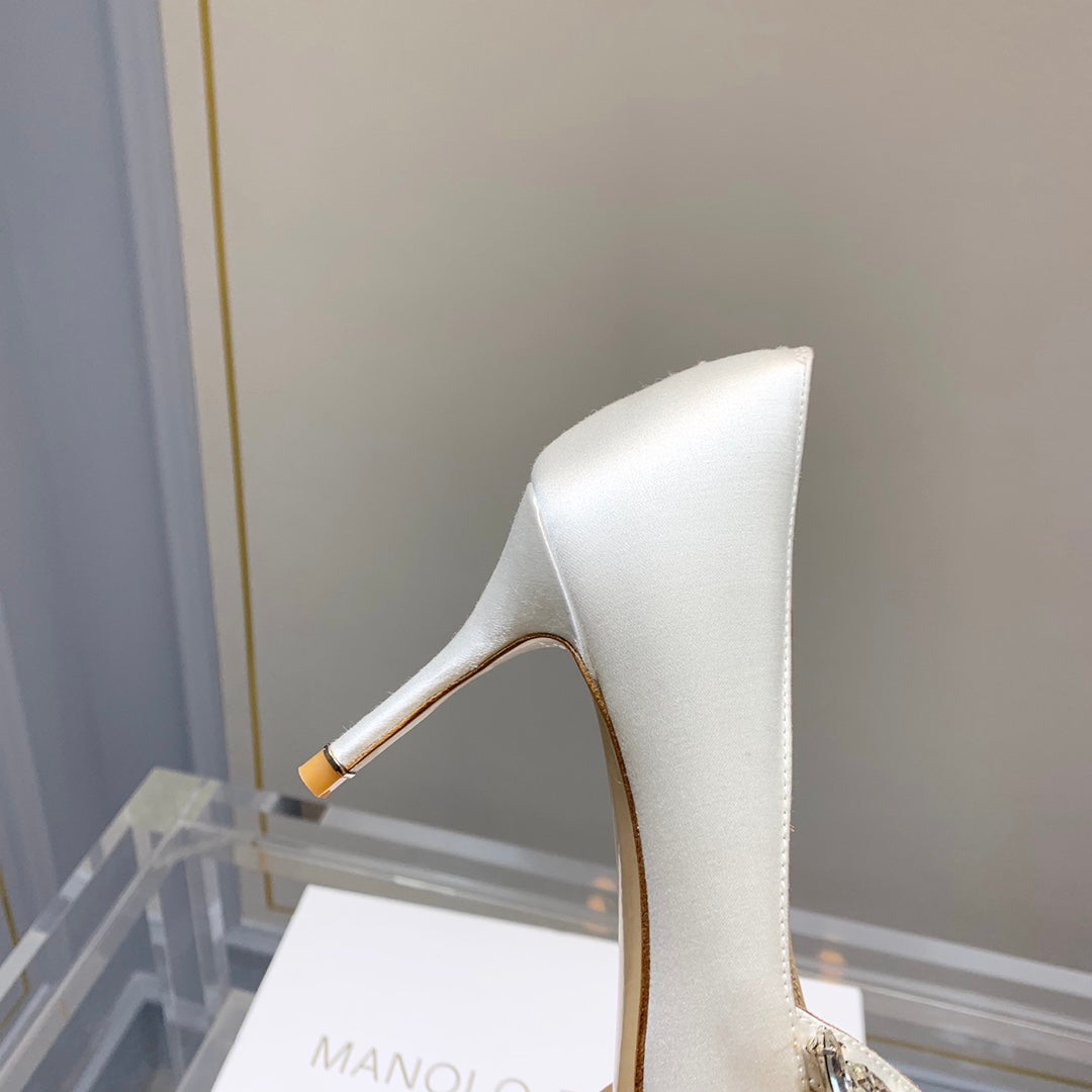 Manolo Women's Nadira Pumps 70 White Satin