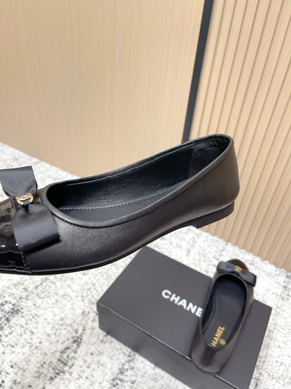 Chanel Interlocking CC Logo Black Ballet Flat in Lambskin 591388