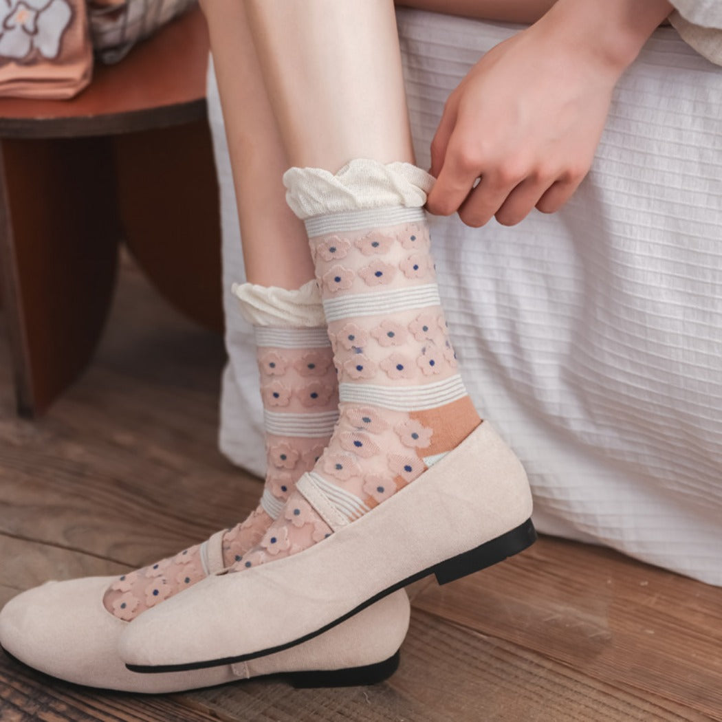 Rufia - Lace Flower Color-block Crew Socks - Sweet &amp; Retro