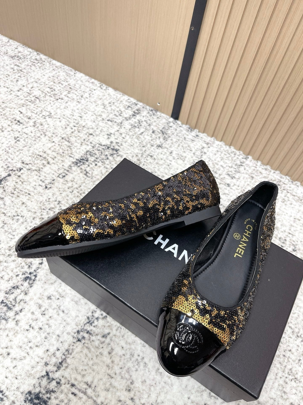 Chanel Coco Mark Ballet Flat Black with Gold in Lambskin 591379