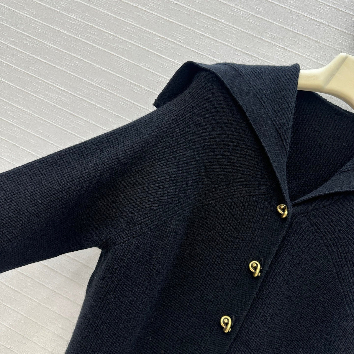 BV V-Neck Cardigan in Black Cashmere