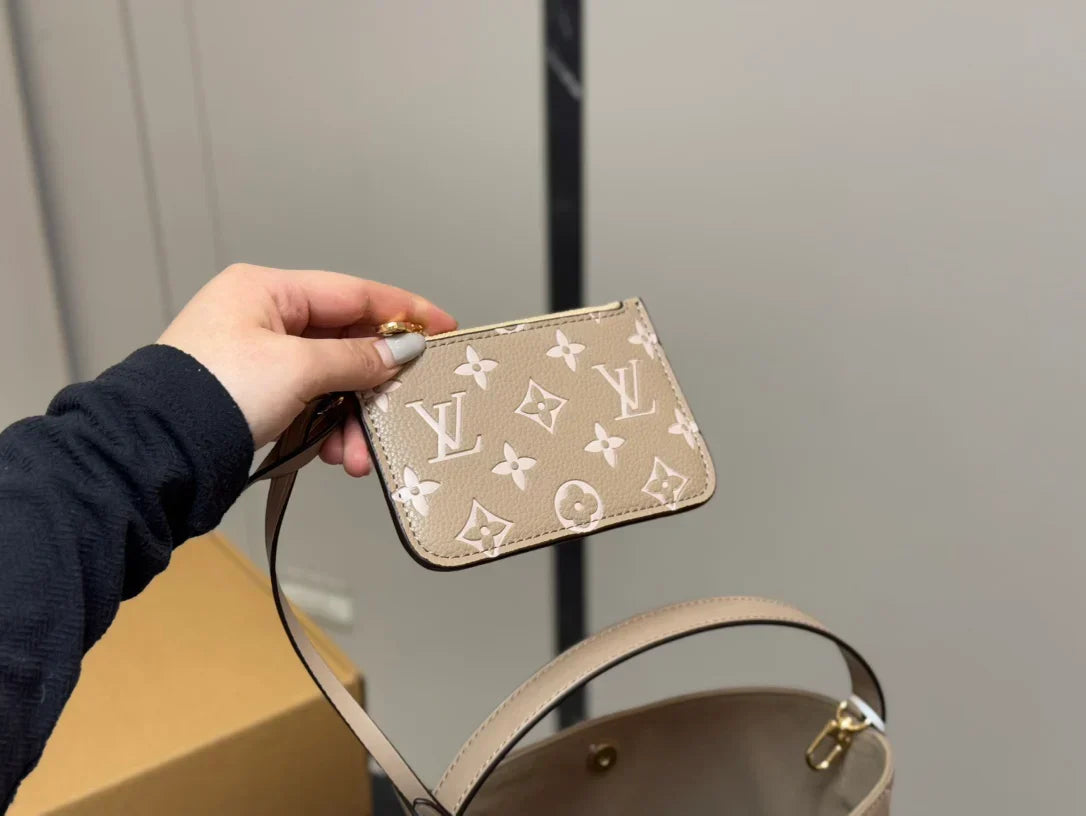 Louis Vuitton LV Bucket Bag Tote