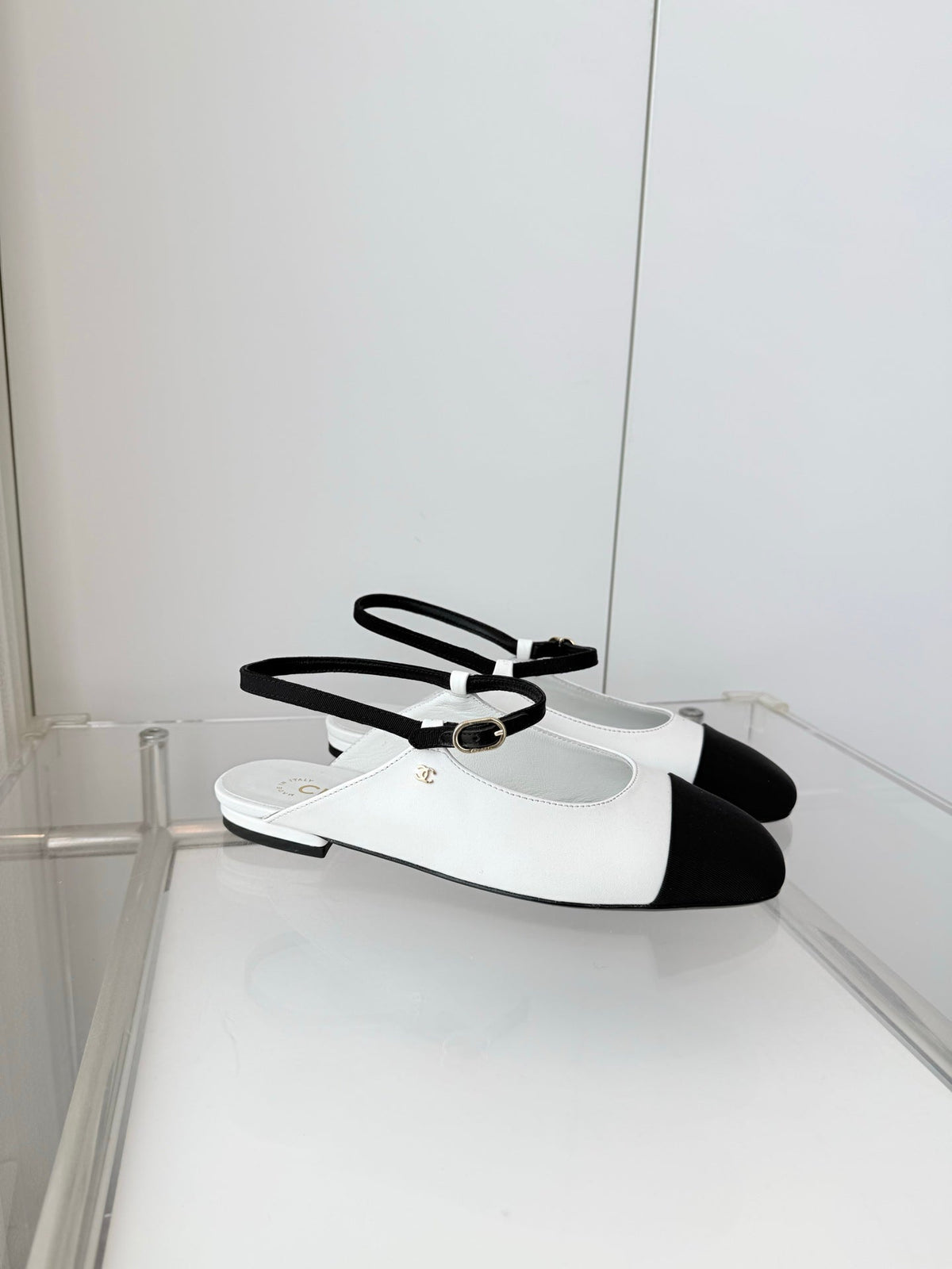 Chanel 26 Slingback Flats White Black in Lambskin 597390