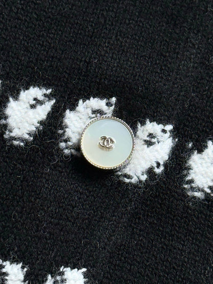 Chanel 25P Cardigan Black Mix White Cashmere 237301