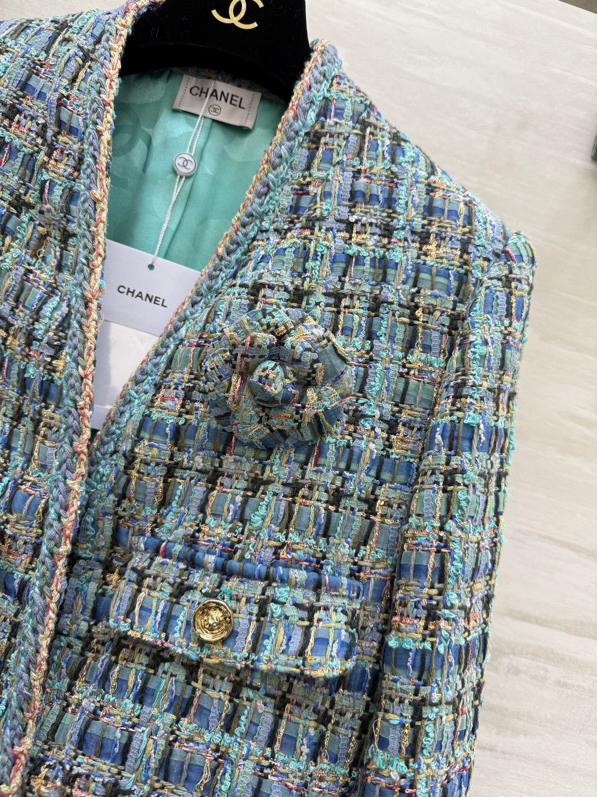 Chanel 2025 V-Neck Coat Blue Green Wool Tweed Fabric 319506