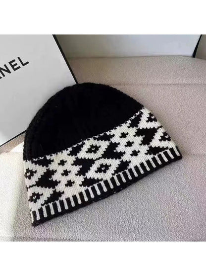 Haila - Vintage Knitted Beanie with Diamond Patterns